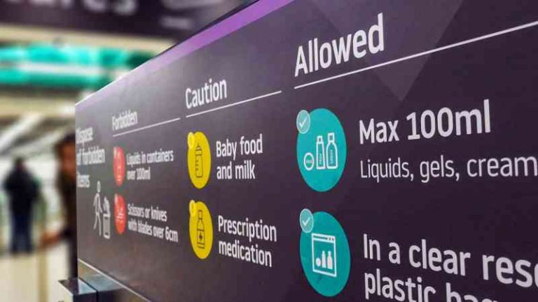La regla de líquidos de 100 ml en los aeropuertos: ¿cuándo se levantará la prohibición en el Reino Unido?